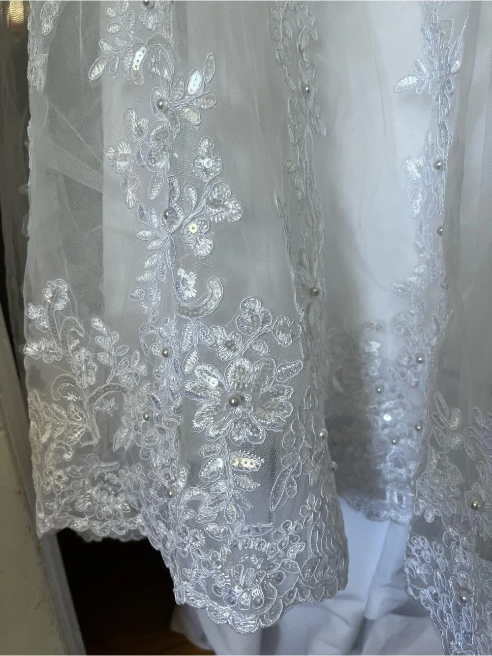 Breathtaking White Beaded Lace Wedding Dress - Beautiful - Picture 11 of 13